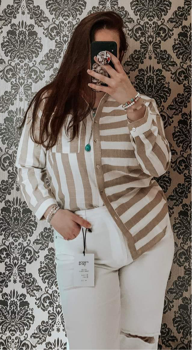 High rise split knee jeans